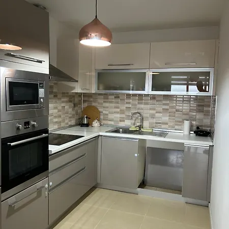 Pinky Sky Smart Apartment 30Th Skopje Exterior photo